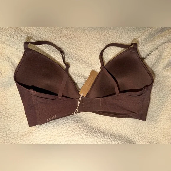 SKIMS Chocolate Wireless Bra - Picture 2 of 3